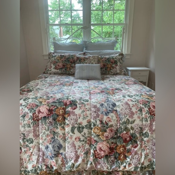 Lauren Ralph Lauren Shelter Island Ruffled Euro Sham Set of 2 - Picture 5 of 6